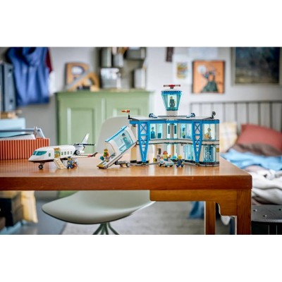 Конструктор LEGO City Аеропорт із літаком
