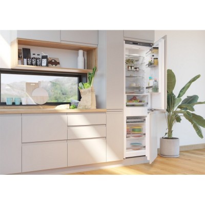 Холодильник Gorenje вбудований з нижн. мороз., 177х55х54см, 2 двері,180(68)л, А++, NF+, Зона св-ті, Внутр. Диспл, Біли