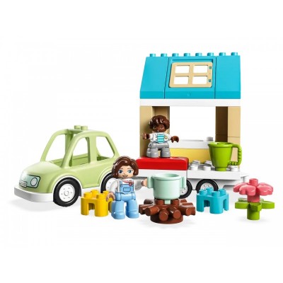 Конструктор LEGO DUPLO Town Сімейний будинок на колесах
